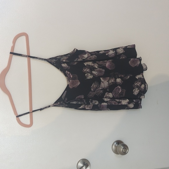 Floral silk camisole from Wilfred, size medium, black and grey - Picture 3 of 3